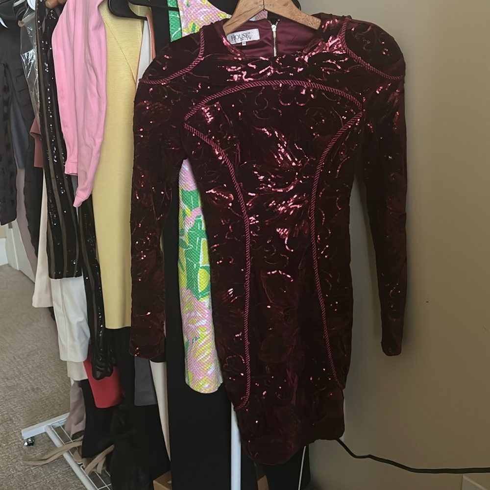 Beautiful sequin house of cb